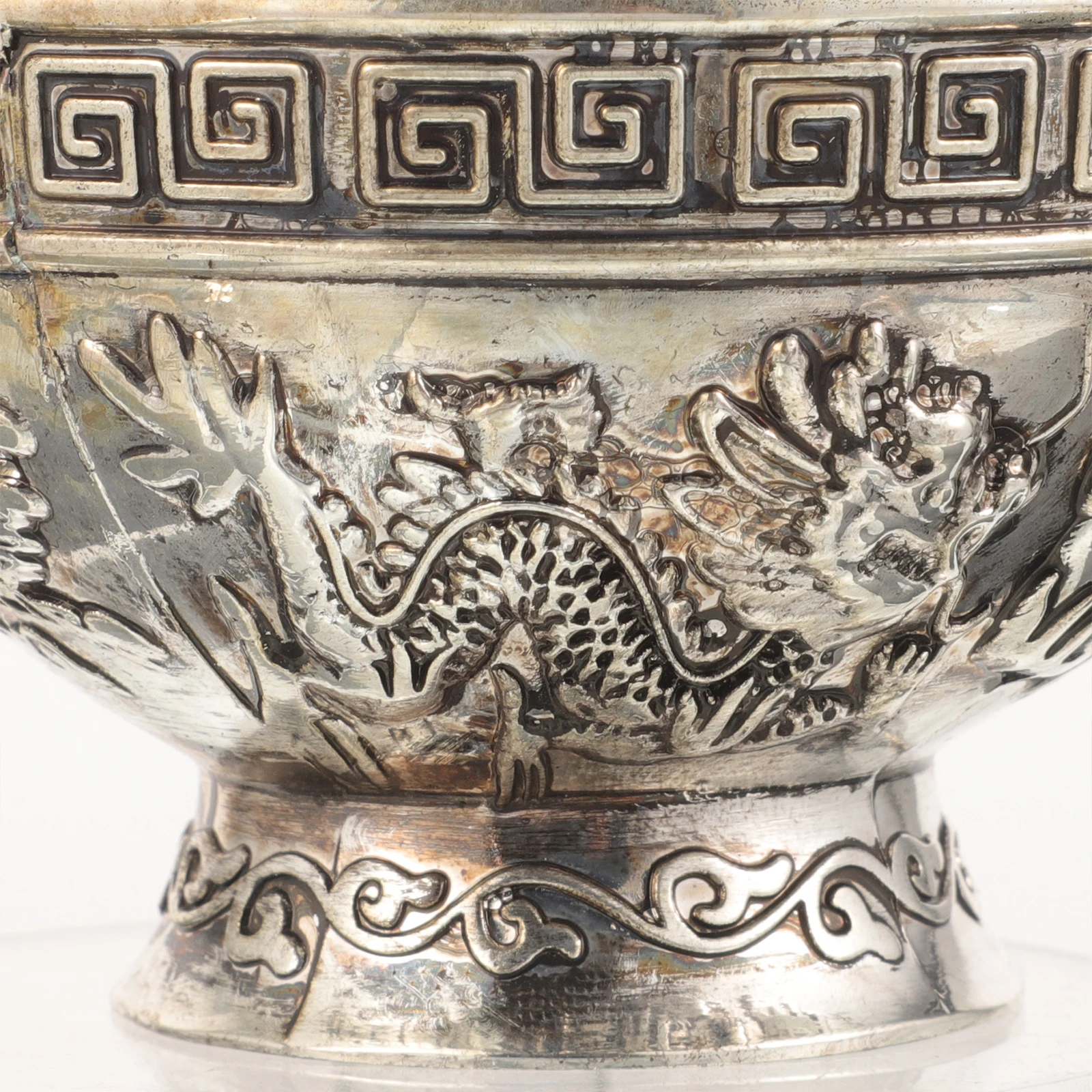 Dragon Phoenix Pattern Miao Silver Bowl Vintage Offering Bowl For Temple Worship Cup Sacrificial Utensil Home
Dragon Phoenix Pattern Miao Silver Bowl Vintage Offering Bowl For Temple Worship Cup Sacrificial Utensil Home