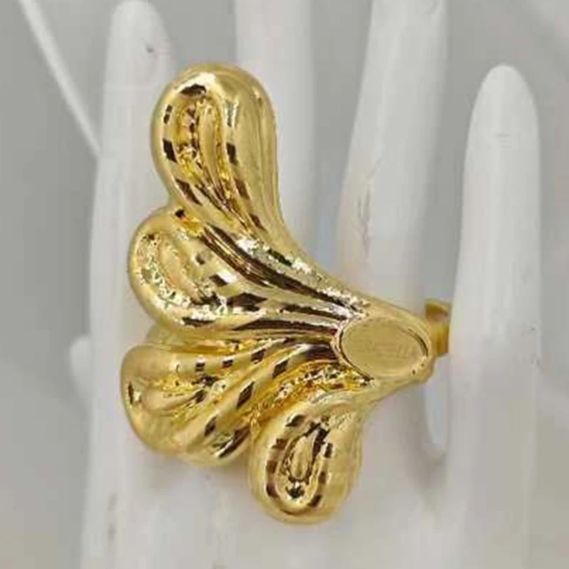 New Arrivals Vintage Flower Water Drop Big Gold Rings for Women Trend 2025 Goth Geometric Ring Daily Jewelry Gift
New Arrivals Vintage Flower Water Drop Big Gold Rings for Women Trend 2025 Goth Geometric Ring Daily Jewelry Gift