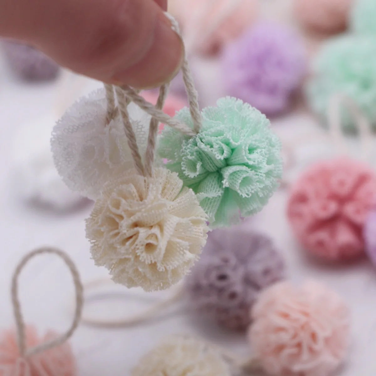 5/2Pcs Doll House Mini Simulation Bath Ball Towel Small Cloth Doll Miniature Bathroom Scene Bath Flower Model Decor Accessories
5/2Pcs Doll House Mini Simulation Bath Ball Towel Small Cloth Doll Miniature Bathroom Scene Bath Flower Model Decor Accessories