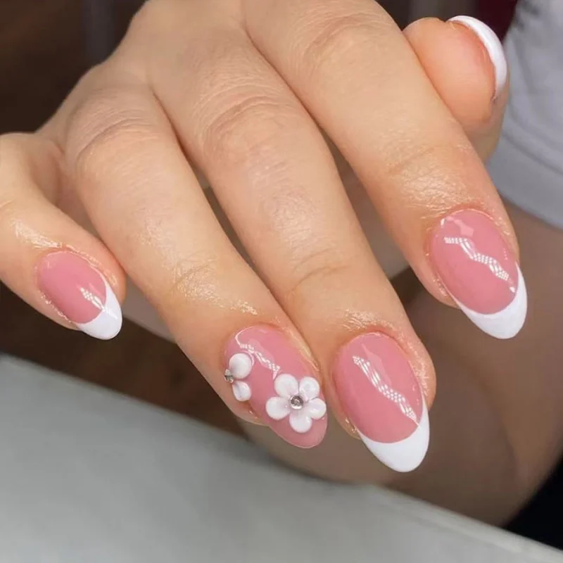 24pcs Short Oval Fake Nails Sets Press on Simple White Flower French False Nails with Rhinestone Design Pink Manicure Finished
24pcs Short Oval Fake Nails Sets Press on Simple White Flower French False Nails with Rhinestone Design Pink Manicure Finished