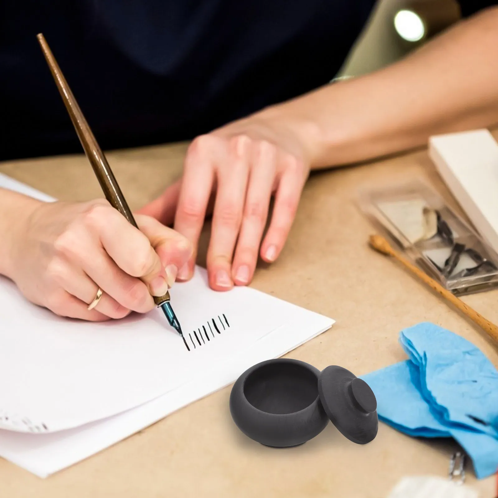 1 шт. контейнер для чернил, традиционная чернильница для каллиграфии, элегантный декор для стола, подарок для любителей каллиграфии, чернильница-камень
1 шт. контейнер для чернил, традиционная чернильница для каллиграфии, элегантный декор для стола, подарок для любителей каллиграфии, чернильница-камень