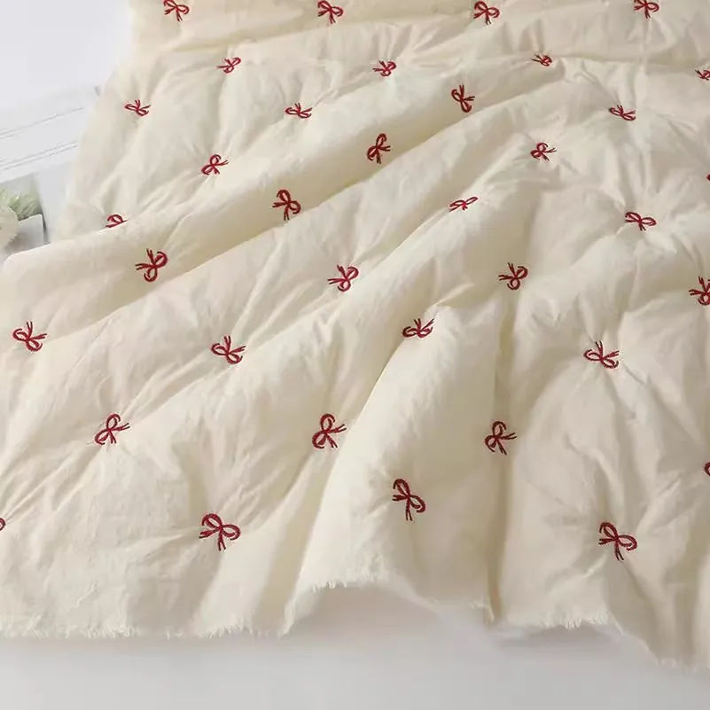 Pinching cotton and quilting tela Cute bow embroidery telas jackets cotton jackets vests DIY clothing fabric
Pinching cotton and quilting tela Cute bow embroidery telas jackets cotton jackets vests DIY clothing fabric