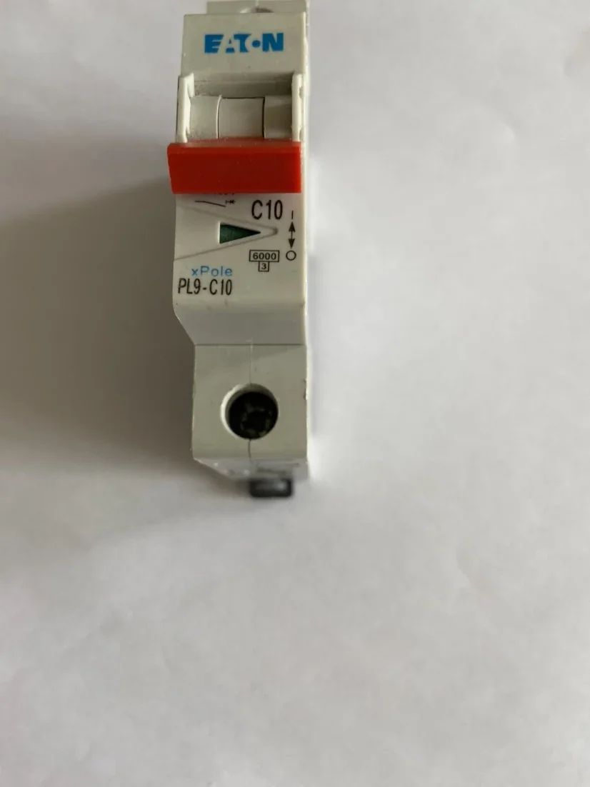 5 шт. новые оригинальные PL9-C10 1P10A Microford
5 шт. новые оригинальные PL9-C10 1P10A Microford