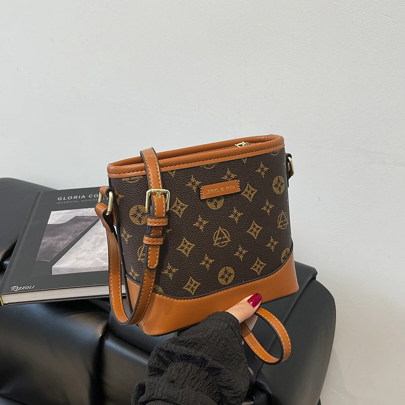 Famous Designer Women Handbag Genuine Leather Tote Bag Shoulder Strap Luxury Elegant Crossbody Classic For Ladies
Famous Designer Women Handbag Genuine Leather Tote Bag Shoulder Strap Luxury Elegant Crossbody Classic For Ladies