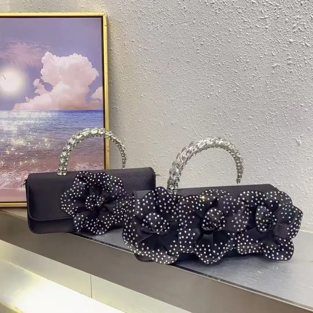 Luxury Designer Banquet Bag Metal Handle Evening Bag Fashion Soild Floral Women Handbag Wedding Party Clutch Purse Shoulder Bag
Luxury Designer Banquet Bag Metal Handle Evening Bag Fashion Soild Floral Women Handbag Wedding Party Clutch Purse Shoulder Bag