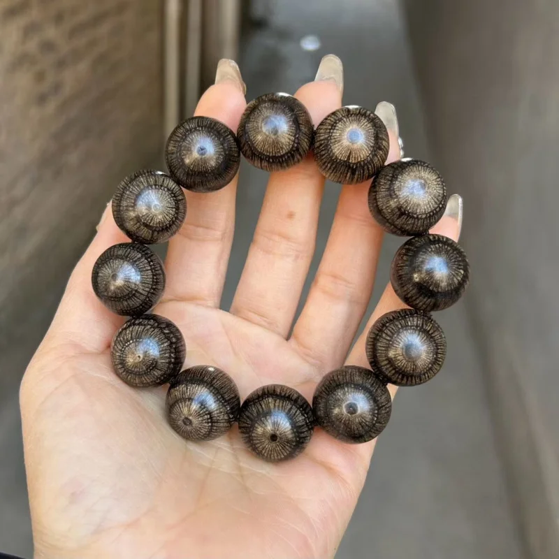 2.0mm Small Leaf Ma Mating and Golden Silk Vine with Ghost Eye Buddha Beads, Single-loop Men's Rosary Bracelet
2.0mm Small Leaf Ma Mating and Golden Silk Vine with Ghost Eye Buddha Beads, Single-loop Men's Rosary Bracelet