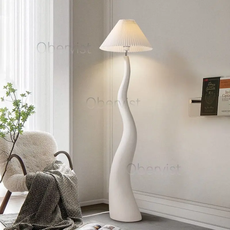 Modern Minimalist Pleated Floor Lamp Vertical Lighting for Bedroom Study Sofa Side, Indoor Standing Light for Salon Room Decor
Modern Minimalist Pleated Floor Lamp Vertical Lighting for Bedroom Study Sofa Side, Indoor Standing Light for Salon Room Decor