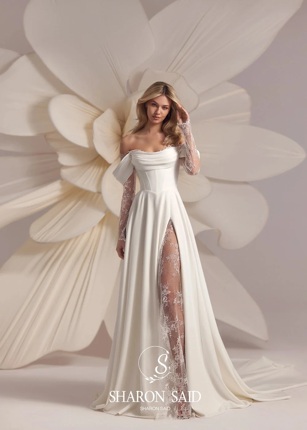 Sharon Said High Quality Side Slit Off White Satin Wedding Dress 2025 Off Shoulder Strapless A-Line Bride Gowns SW275 Customized
Sharon Said High Quality Side Slit Off White Satin Wedding Dress 2025 Off Shoulder Strapless A-Line Bride Gowns SW275 Customized