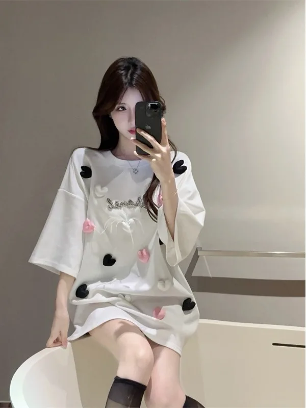 Women's Loose Fit Short Sleeve T-Shirt Heart Design Summer New Style White Cotton round Neck mid Length Korean Style Top
Women's Loose Fit Short Sleeve T-Shirt Heart Design Summer New Style White Cotton round Neck mid Length Korean Style Top
