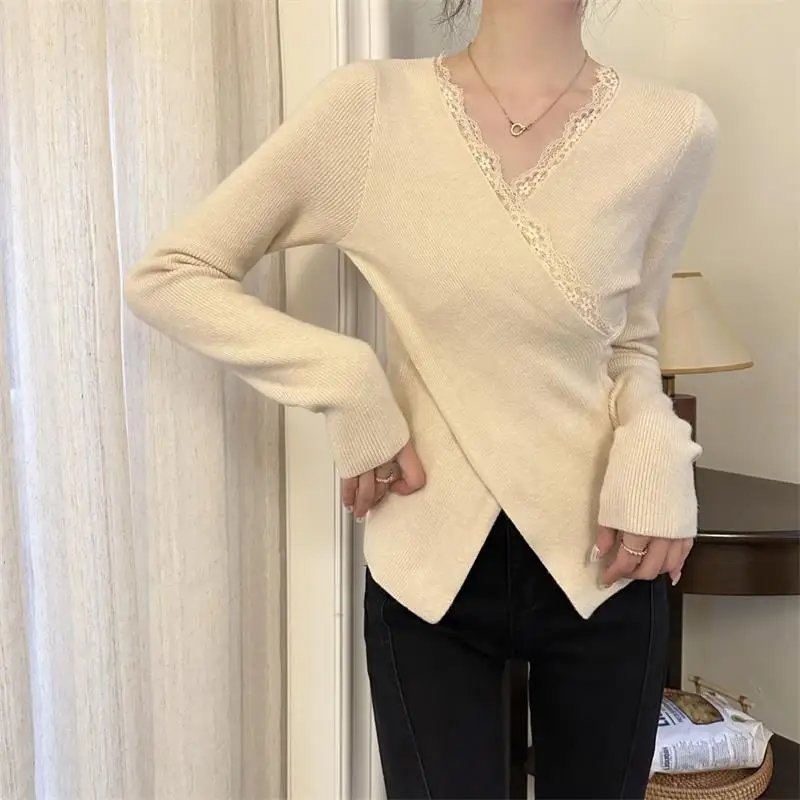Pullovers Women V-neck Vintage Knitted Sweater Korean Fashion Autumn Clothes Sexy Female Slim Fit Elegant Bottoming Top
Pullovers Women V-neck Vintage Knitted Sweater Korean Fashion Autumn Clothes Sexy Female Slim Fit Elegant Bottoming Top