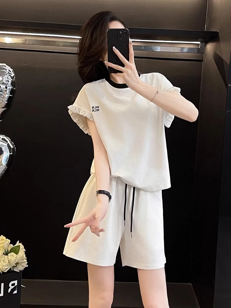 Slimming High Waist Short Sleeve Sportswear Set for Women White Casual Summer Outfit Two Piece Ensemble Young Looking
Slimming High Waist Short Sleeve Sportswear Set for Women White Casual Summer Outfit Two Piece Ensemble Young Looking
