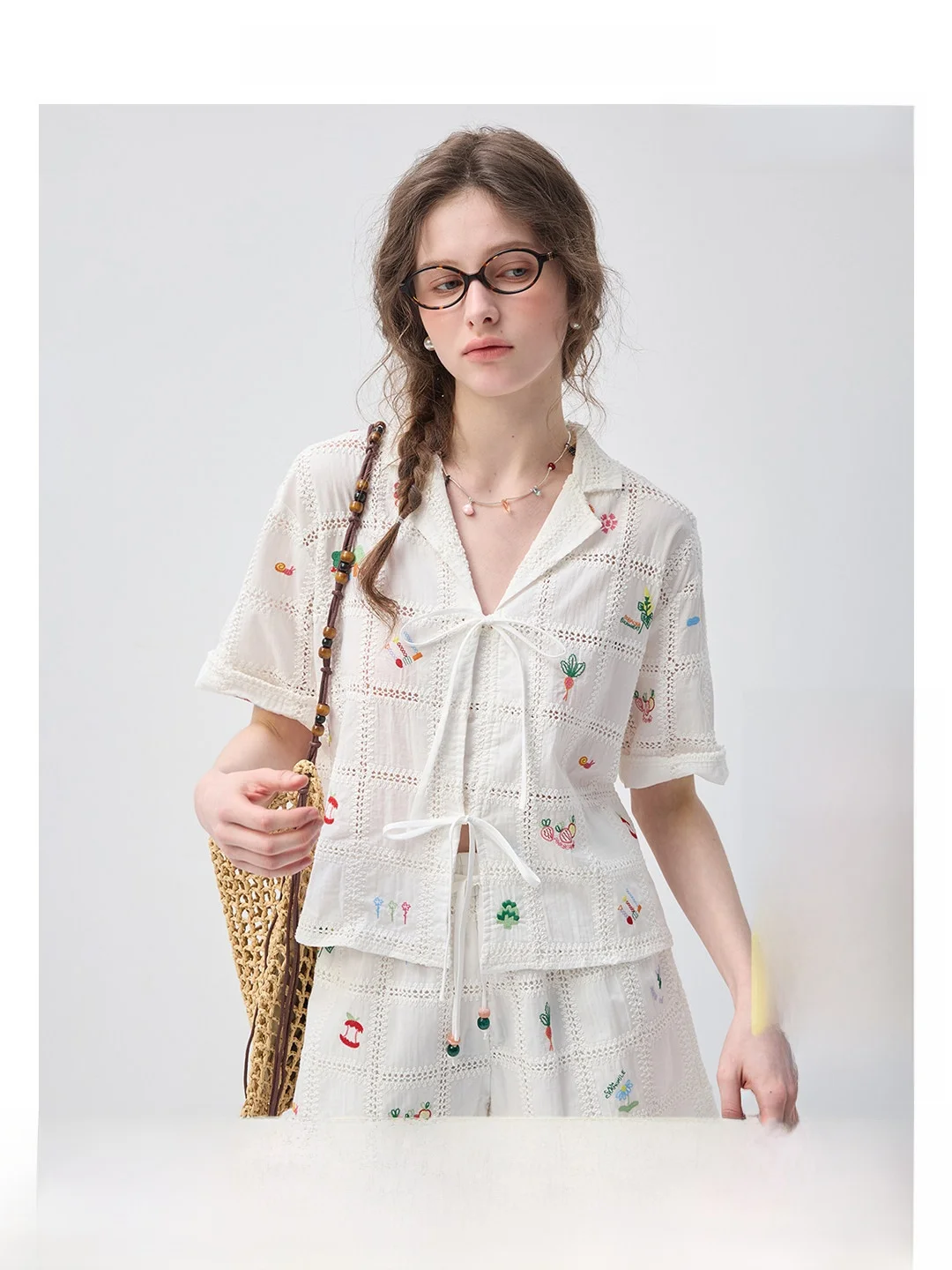 Vega Chang Pure Cotton Shirt Set with Embroidery And Belt Summer Fashion Women's Short Sleeve Shirt And Shorts
Vega Chang Pure Cotton Shirt Set with Embroidery And Belt Summer Fashion Women's Short Sleeve Shirt And Shorts