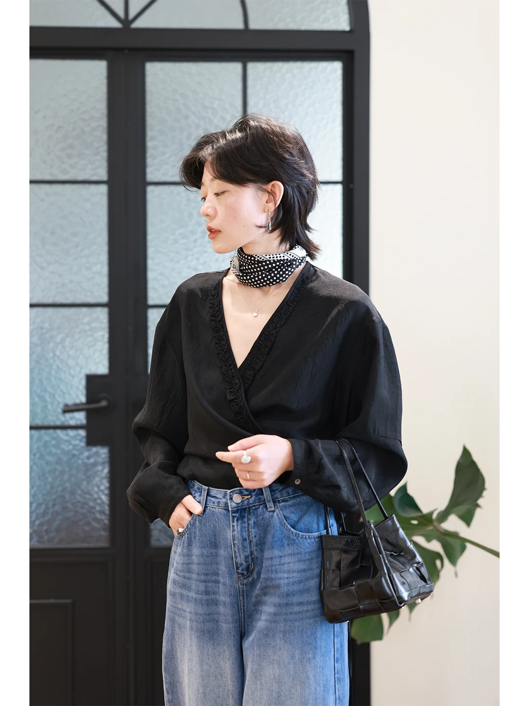 Ele V-ne Acetate irt Women's Slimming T Top with Wooden Button Details And Waist-cinching Bow Tie Lightweight Tex...
Ele V-ne Acetate irt Women's Slimming T Top with Wooden Button Details And Waist-cinching Bow Tie Lightweight Tex...