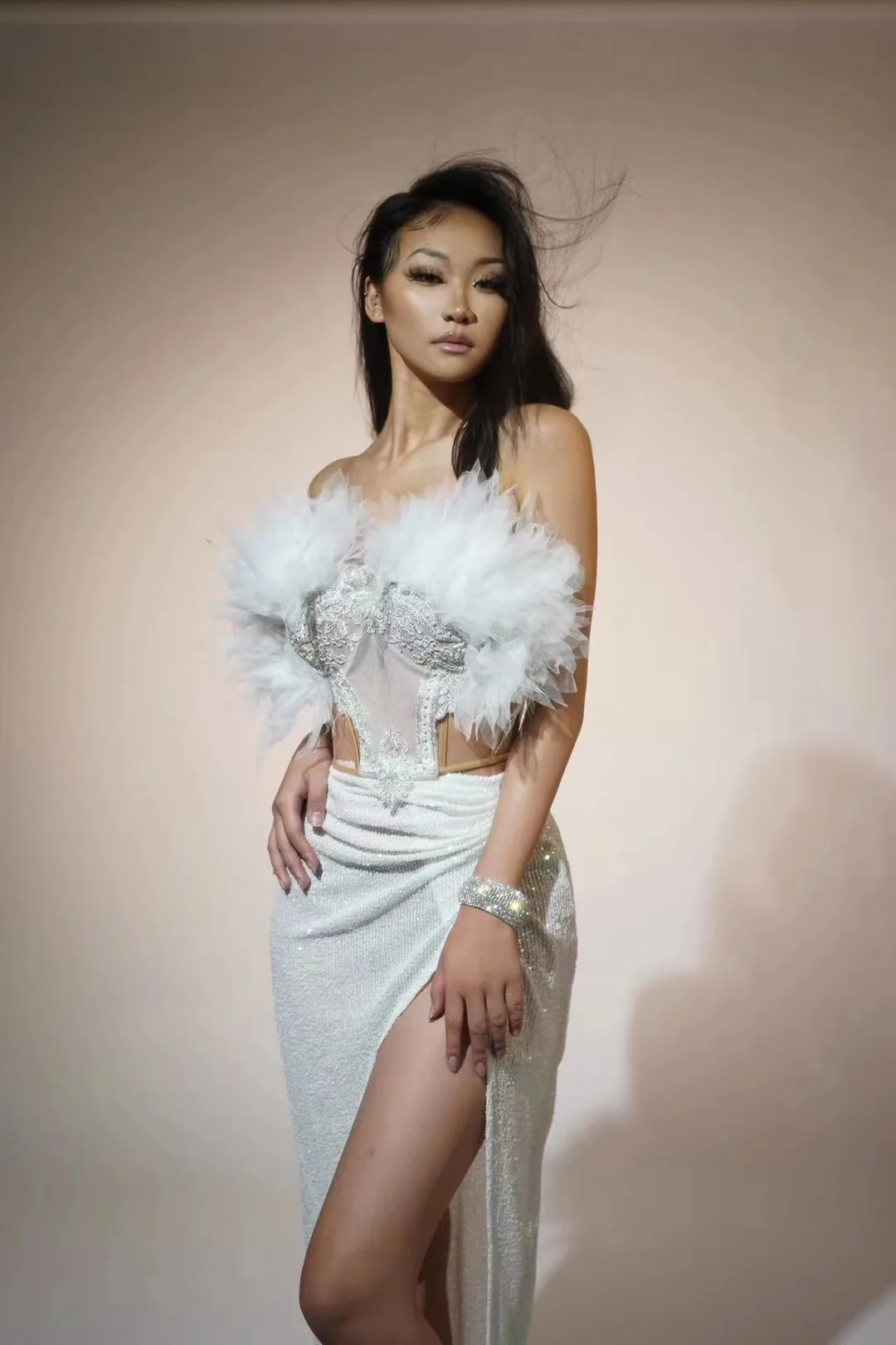 Performance Clothing Nightclub Bar White Gauze White Lotus Slit Long Skirt Suit Female Singer
Performance Clothing Nightclub Bar White Gauze White Lotus Slit Long Skirt Suit Female Singer