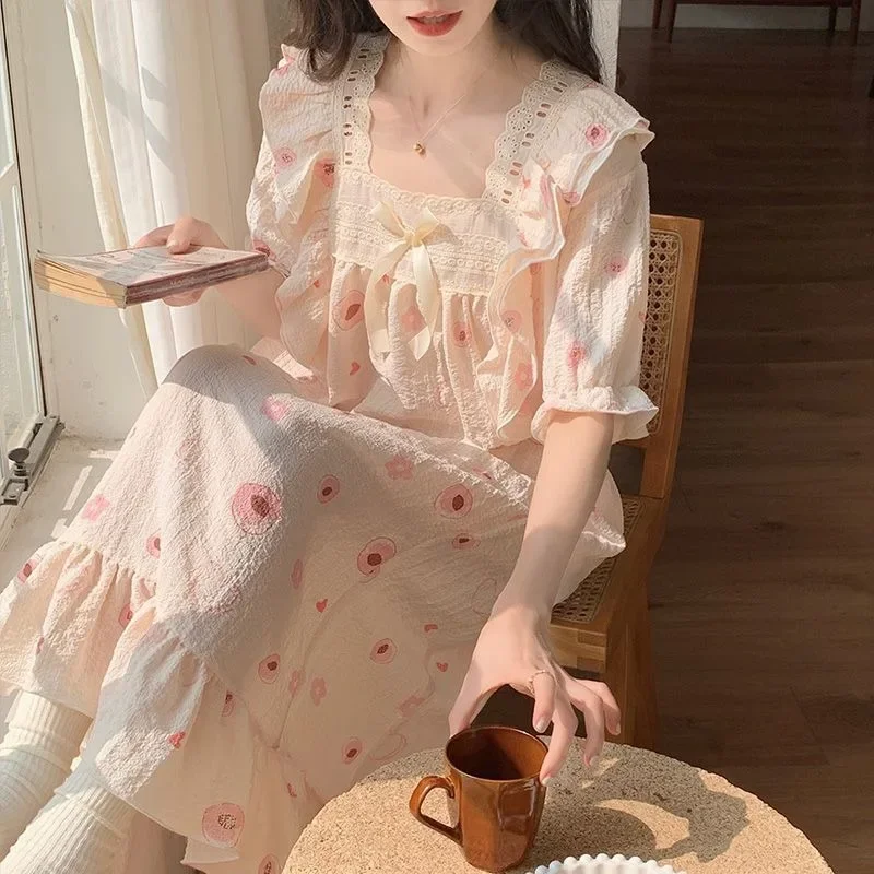 Square Neck Lace Princess Short Sleeve Pastoral Nightgowns Pajama Dress Women Summer Bubble Crepe Cotton Linen Sweet Sleepshirts
Square Neck Lace Princess Short Sleeve Pastoral Nightgowns Pajama Dress Women Summer Bubble Crepe Cotton Linen Sweet Sleepshirts