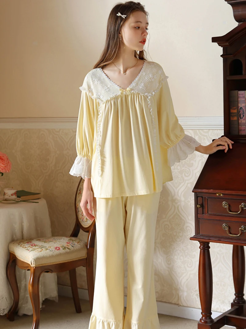 Women Princess Pajamas Spring Autumn Long Sleeve V-neck Loose Home French Retro Vintage Pants Set Sweet Girl Fairy Sleepwear
Women Princess Pajamas Spring Autumn Long Sleeve V-neck Loose Home French Retro Vintage Pants Set Sweet Girl Fairy Sleepwear