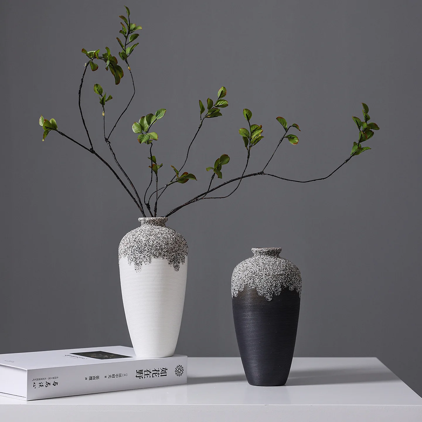 Скандинавская керамическая ваза, минималистичный домашний декор, роскошная цветочная композиция, искусственная цветочная центральная часть
Скандинавская керамическая ваза, минималистичный домашний декор, роскошная цветочная композиция, искусственная цветочная центральная часть