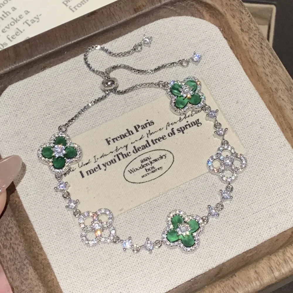 Cherry Blossom Pink Mother of Pearl Clover Bracelet, Inlaid with Micro Zirconia, Hollowed Out Design Color Lucky Bracelet 2025
Cherry Blossom Pink Mother of Pearl Clover Bracelet, Inlaid with Micro Zirconia, Hollowed Out Design Color Lucky Bracelet 2025