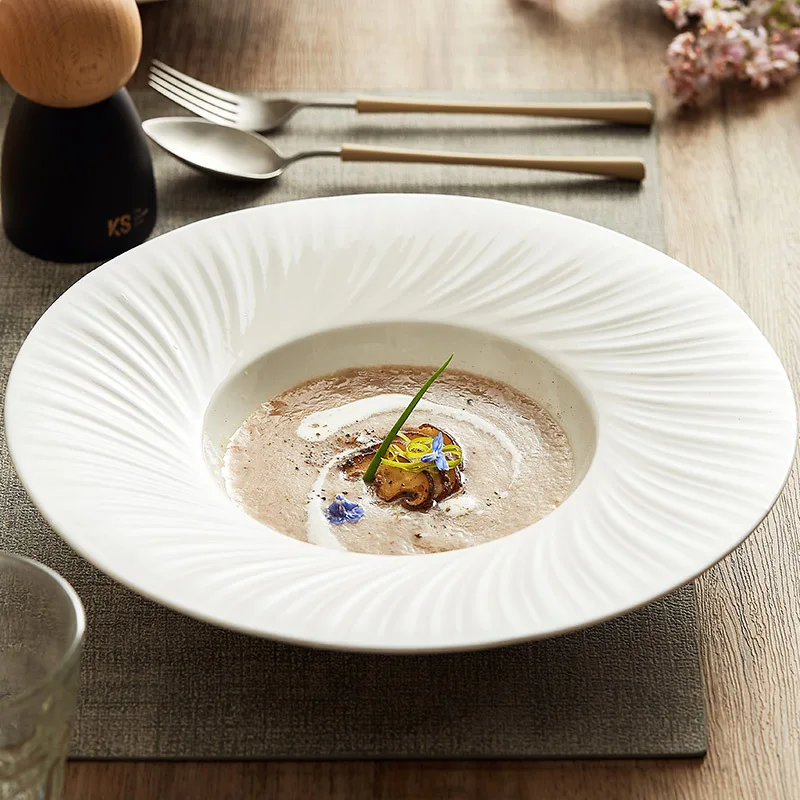 Lily pattern straw hat plate High-end hotel western food pasta plate Creative simple dish Light luxury tableware
Lily pattern straw hat plate High-end hotel western food pasta plate Creative simple dish Light luxury tableware