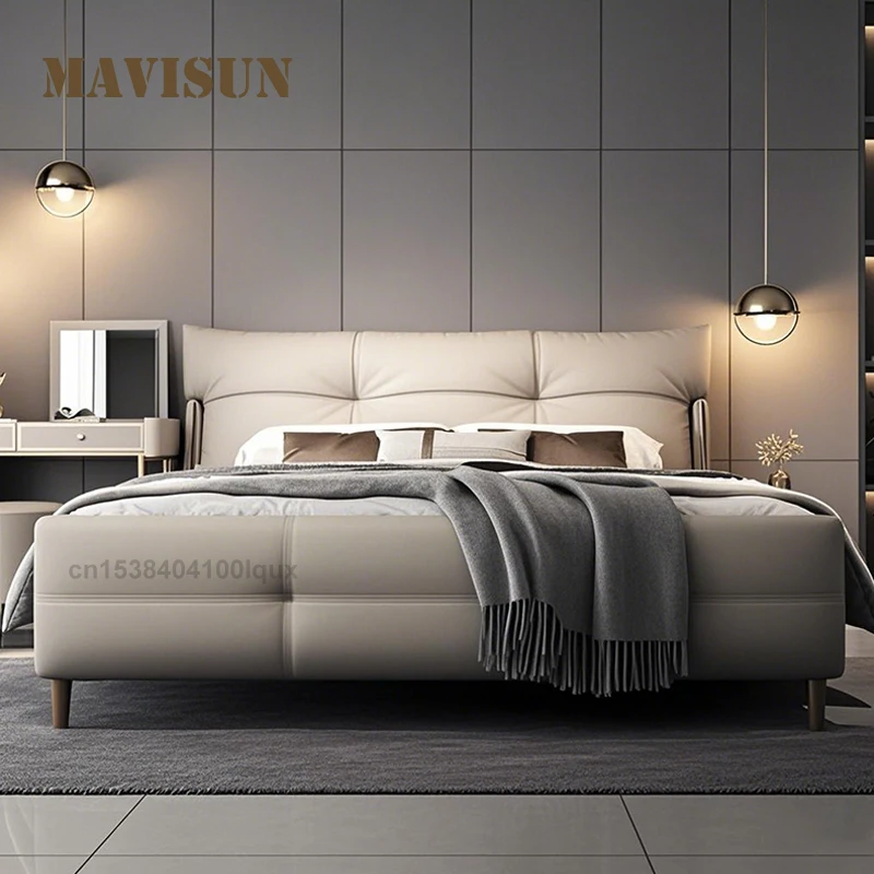Modern Light Luxury Unique Leather Segmented Upholstered Headboard King Size Bed Solid Wood Frame Household 2 People Double Bed
Modern Light Luxury Unique Leather Segmented Upholstered Headboard King Size Bed Solid Wood Frame Household 2 People Double Bed