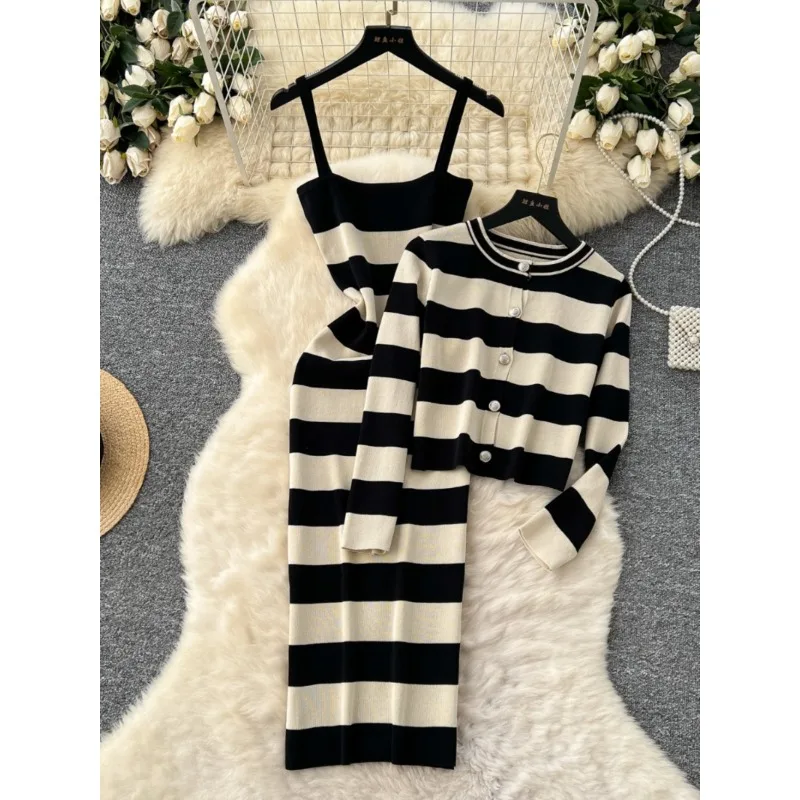 Korean Fashion Color Matching O-neck Long Sleeve Striped Cardigan Jacket Chic Waist Slim Strap Knitted Dress Women 2-piece Sets
Korean Fashion Color Matching O-neck Long Sleeve Striped Cardigan Jacket Chic Waist Slim Strap Knitted Dress Women 2-piece Sets