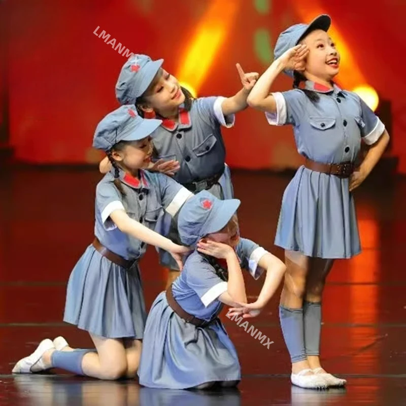 Children's Little Red Army Star Shining Dance Performance Costume Shining Red Star Choral Performance Costume
Children's Little Red Army Star Shining Dance Performance Costume Shining Red Star Choral Performance Costume