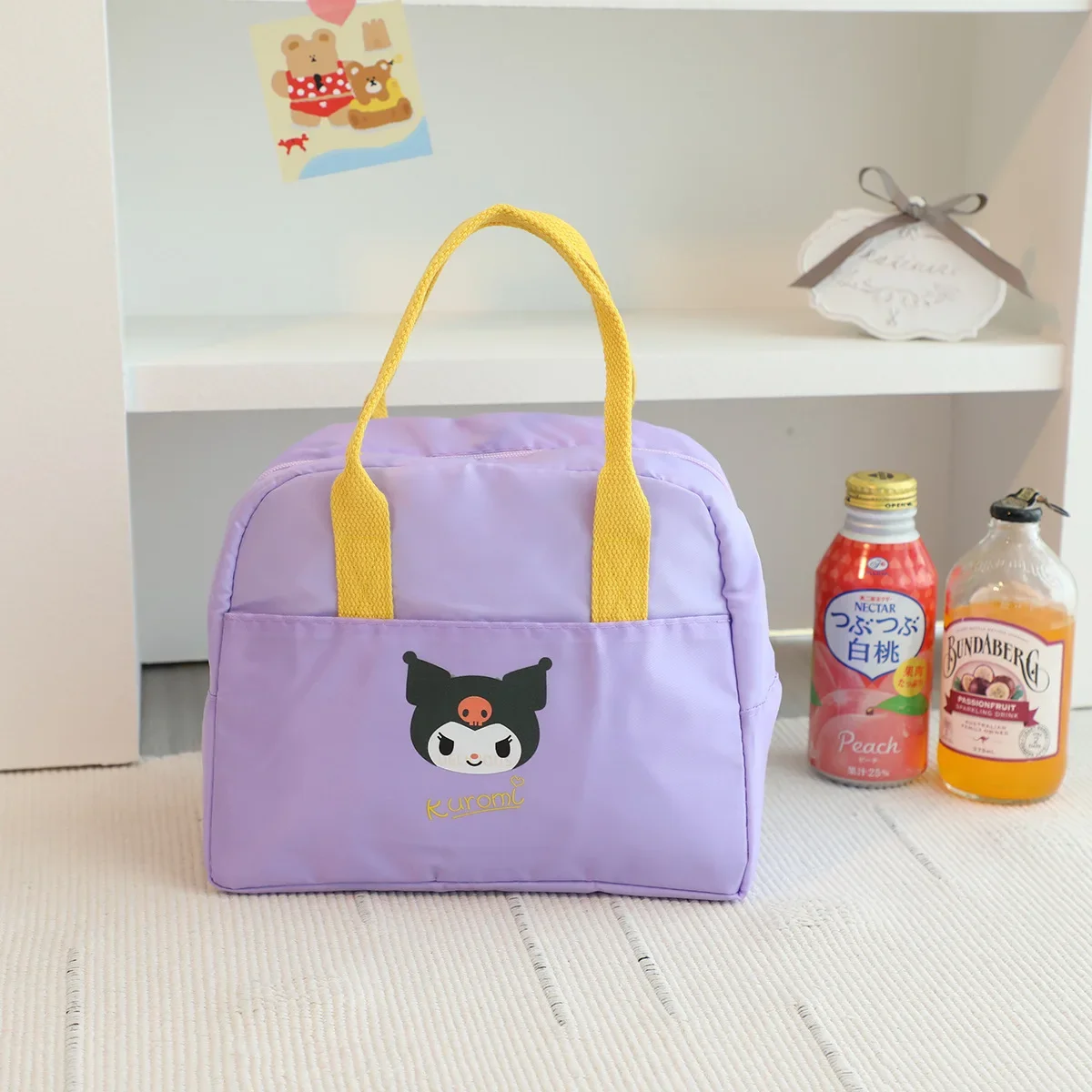 Изолированная сумка для ланча на молнии Sanrio, милая мультяшная сумка для пикника Kuromi, водонепроницаемая сумка для хранения еды, портативные принадлежности для путешествий и кемпинга
Изолированная сумка для ланча на молнии Sanrio, милая мультяшная сумка для пикника Kuromi, водонепроницаемая сумка для хранения еды, портативные принадлежности для путешествий и кемпинга