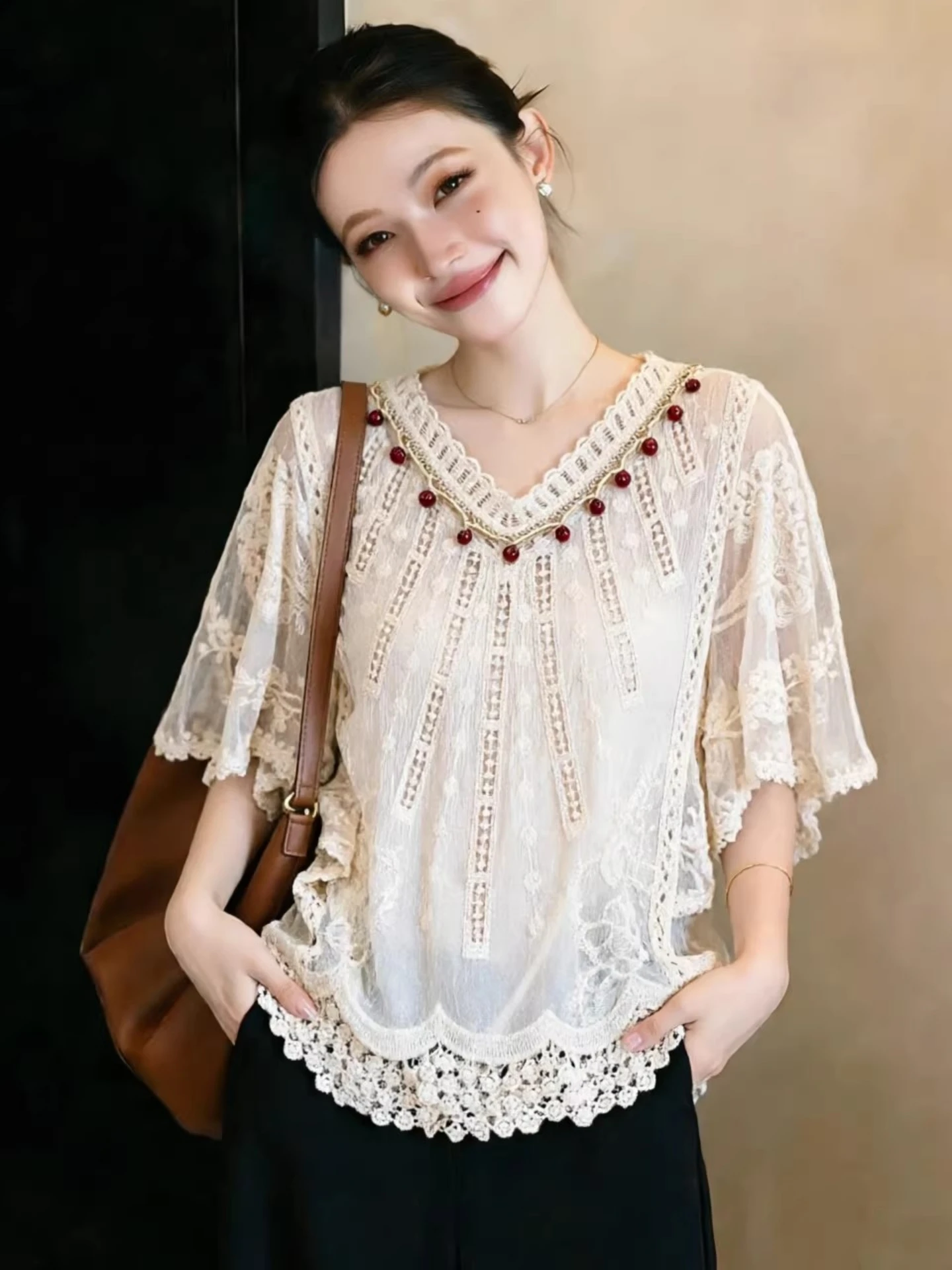 Lace Hook Flower Half Sleeve V-Neck Shirt Women Summer plus Size Slimming Design Bead Embellished Top Outer Cover up
Lace Hook Flower Half Sleeve V-Neck Shirt Women Summer plus Size Slimming Design Bead Embellished Top Outer Cover up