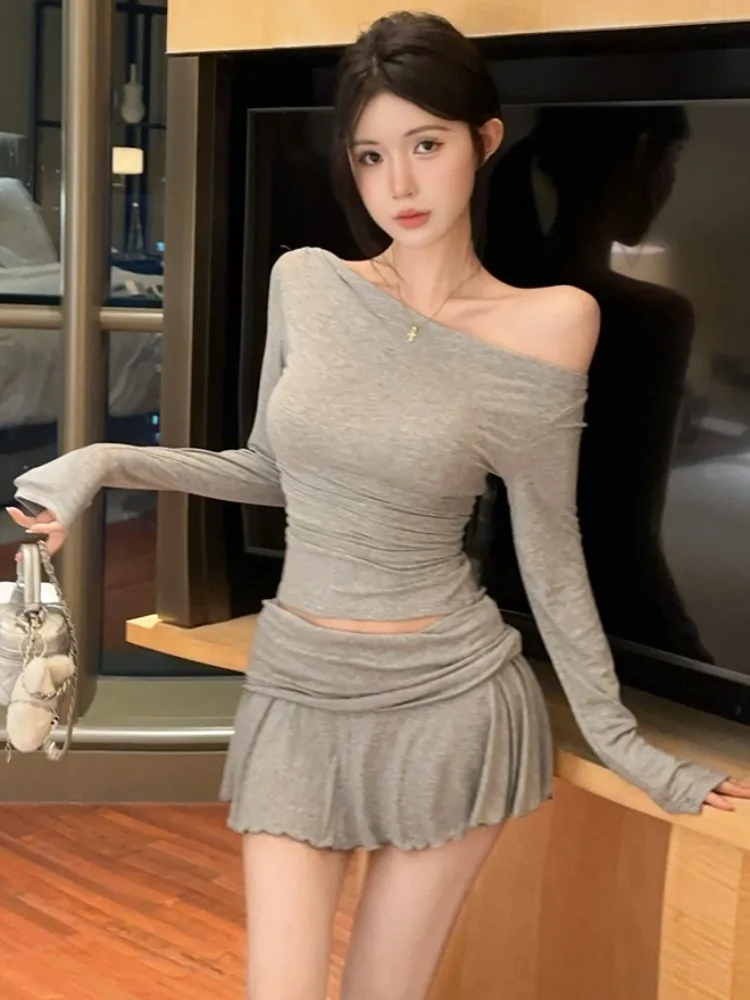Sexy Slim Fit Long Sleeve T-Shirt And Short Skirt Set for Women Asymmetric Korean Style Commute Spring Fashion Casual Wear
Sexy Slim Fit Long Sleeve T-Shirt And Short Skirt Set for Women Asymmetric Korean Style Commute Spring Fashion Casual Wear