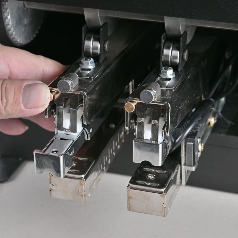200 times/minute 24w energy saving single/double/three/four head options office binding using automatic 10 #electric stapler
200 times/minute 24w energy saving single/double/three/four head options office binding using automatic 10 #electric stapler