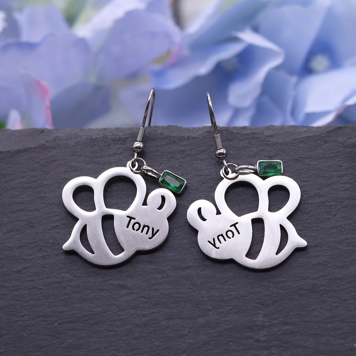 Personalized Bee Custom Name Earrings For Women Stainless Steel Suitable for Birthday Gifts Daily Wear Holiday Celebrations
Personalized Bee Custom Name Earrings For Women Stainless Steel Suitable for Birthday Gifts Daily Wear Holiday Celebrations