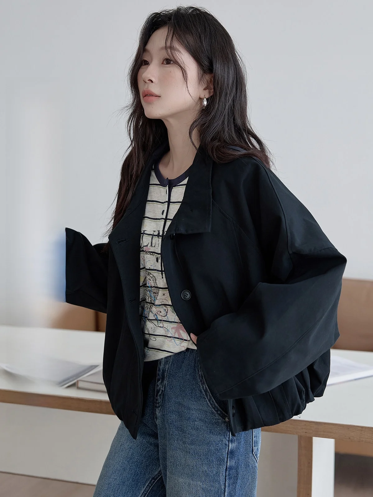 HuiXi Women's Loose Fit Stand Collar Patchwork Jaet Spring 2026 Versatile Outerwear Casual Commute Sle Long Sve
HuiXi Women's Loose Fit Stand Collar Patchwork Jaet Spring 2026 Versatile Outerwear Casual Commute Sle Long Sve