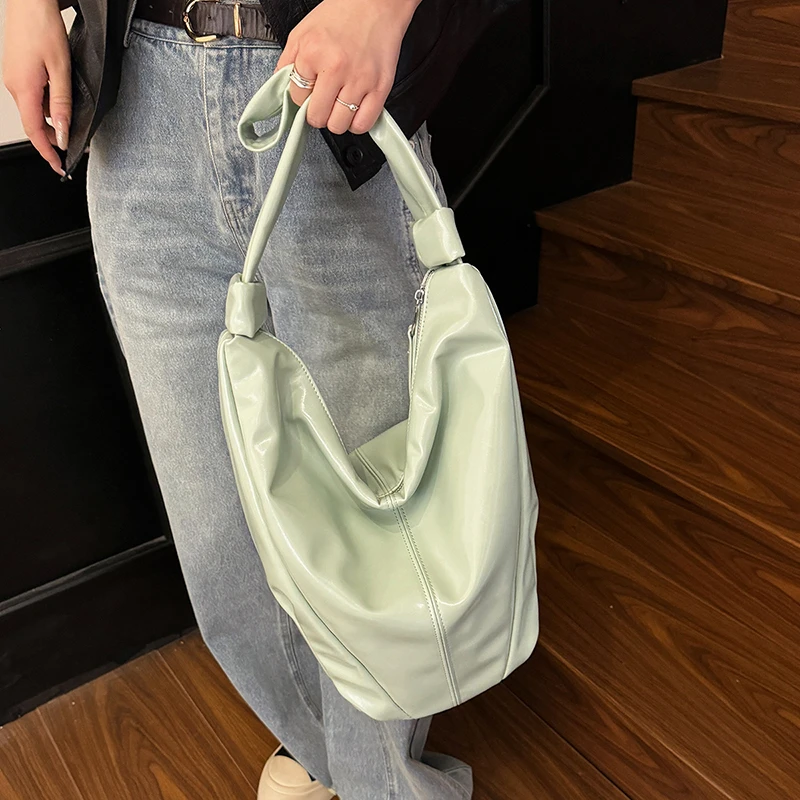 Элегантная женская кожаная роскошная классическая дизайнерская модная сумка через плечо Сумка через плечо для современного городского стиля
Элегантная женская кожаная роскошная классическая дизайнерская модная сумка через плечо Сумка через плечо для современного городского стиля