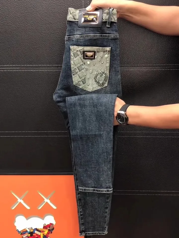 Высококачественные удобные мужские джинсы, универсальные слипоны, Новое поступление, осень-зима, модные деловые повседневные джинсы со средней талией на молнии
Высококачественные удобные мужские джинсы, универсальные слипоны, Новое поступление, осень-зима, модные деловые повседневные джинсы со средней талией на молнии