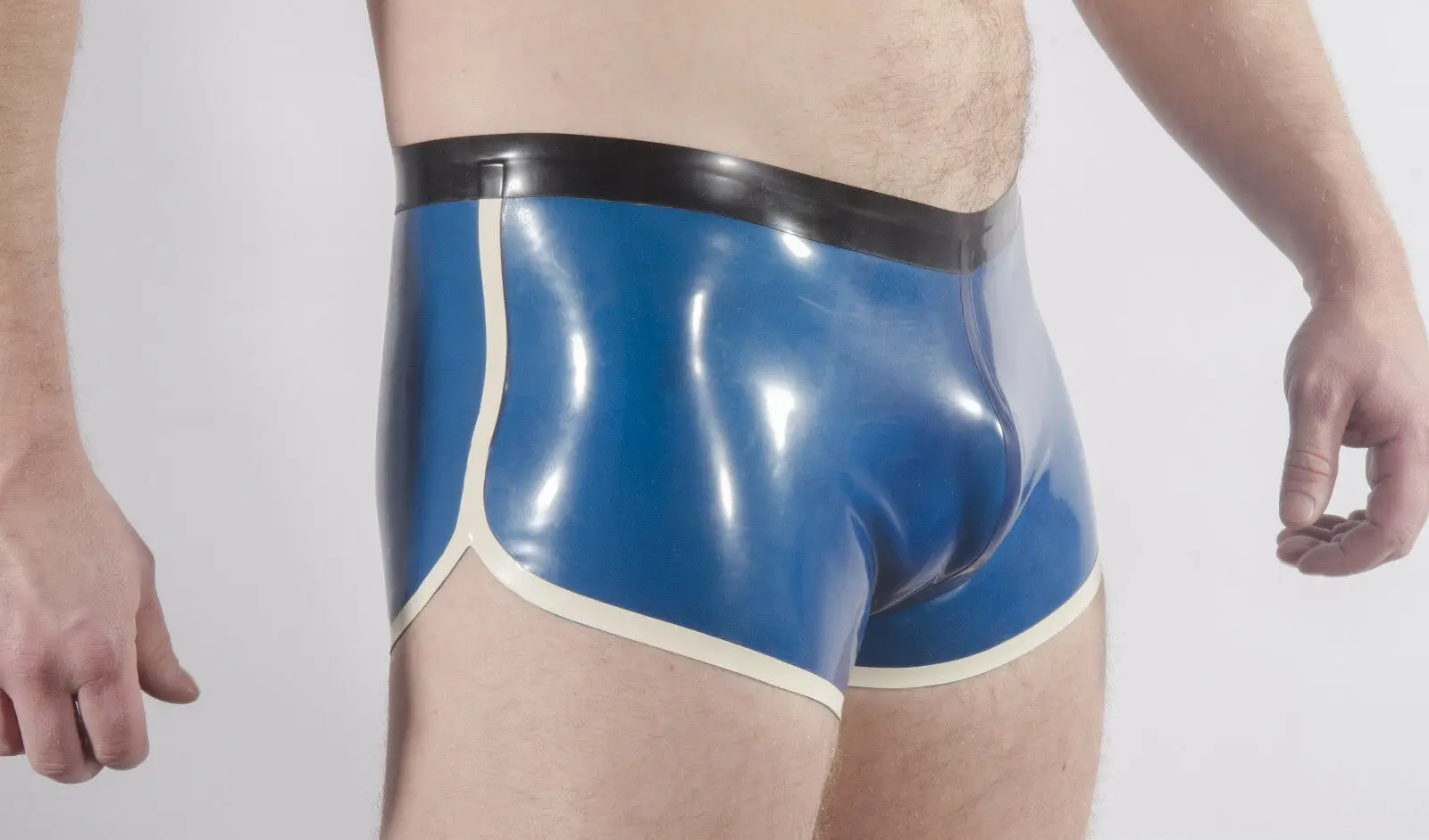 Latex Rubber Gummi Catsuit Ganzanzug shorts Party briefs Anzug Overall Kostüm club
Latex Rubber Gummi Catsuit Ganzanzug shorts Party briefs Anzug Overall Kostüm club
