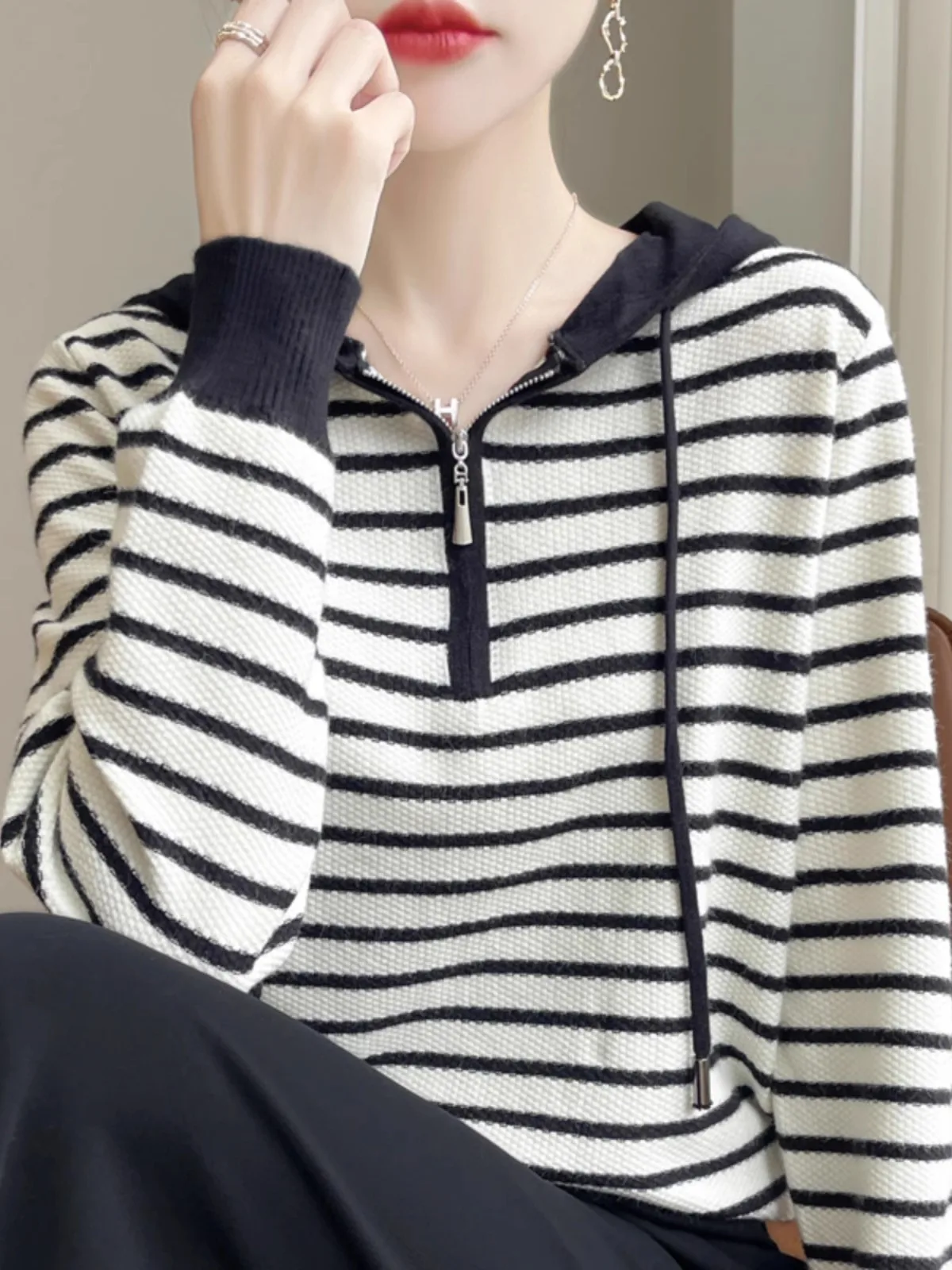 Fall Winter New Style Casual Hoodie Women's Vintage Color Block Loose Knitted Base Shirt Half Zipper Straight Tube Long Sleeve
Fall Winter New Style Casual Hoodie Women's Vintage Color Block Loose Knitted Base Shirt Half Zipper Straight Tube Long Sleeve