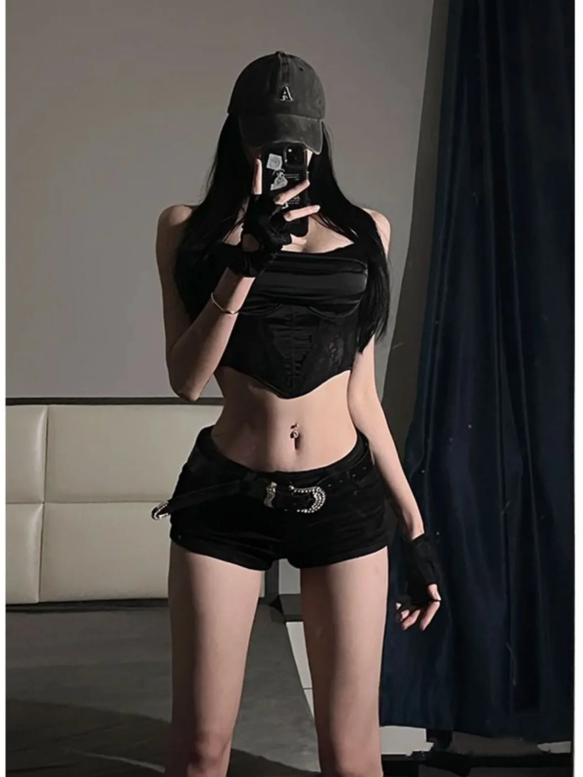 Denim Shorts Women Low-waisted Black Slim Fit Sexy Hot Girls Rivet Belt Design Unique All-match Nightclub Bodycon Summer Wh19
Denim Shorts Women Low-waisted Black Slim Fit Sexy Hot Girls Rivet Belt Design Unique All-match Nightclub Bodycon Summer Wh19