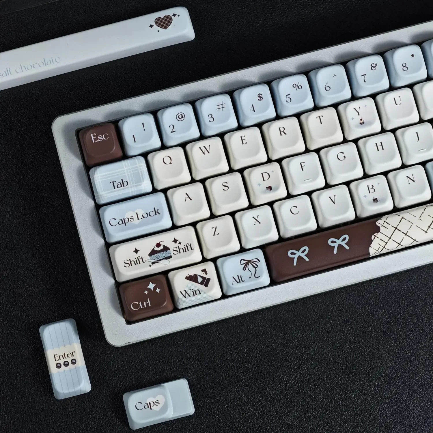 Keycap FOA height PBT material sublimation high value personality creative fresh keycap
Keycap FOA height PBT material sublimation high value personality creative fresh keycap