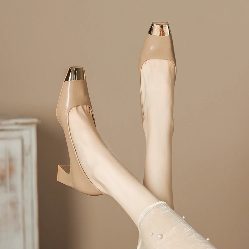 Women's square-toed high-heeled shoes with metal toe, made of microfiber leather, suitable for commuting, office, and everyday
Women's square-toed high-heeled shoes with metal toe, made of microfiber leather, suitable for commuting, office, and everyday