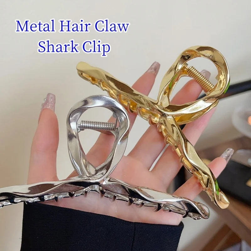 Womens Metal Hair Claw Clips Alloy Shark Clip For Girl‘s Geometric Hair Accessories Silver Gold Color Hair Barrette Headwear
Womens Metal Hair Claw Clips Alloy Shark Clip For Girl‘s Geometric Hair Accessories Silver Gold Color Hair Barrette Headwear