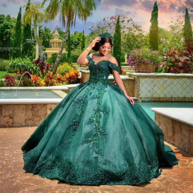Emerald Green Glitter Off The Shoulder Ball Gown Quinceanera Dresses Sweet 16 Princess Applique Lace Beads Prom Gowns Vestido De
Emerald Green Glitter Off The Shoulder Ball Gown Quinceanera Dresses Sweet 16 Princess Applique Lace Beads Prom Gowns Vestido De