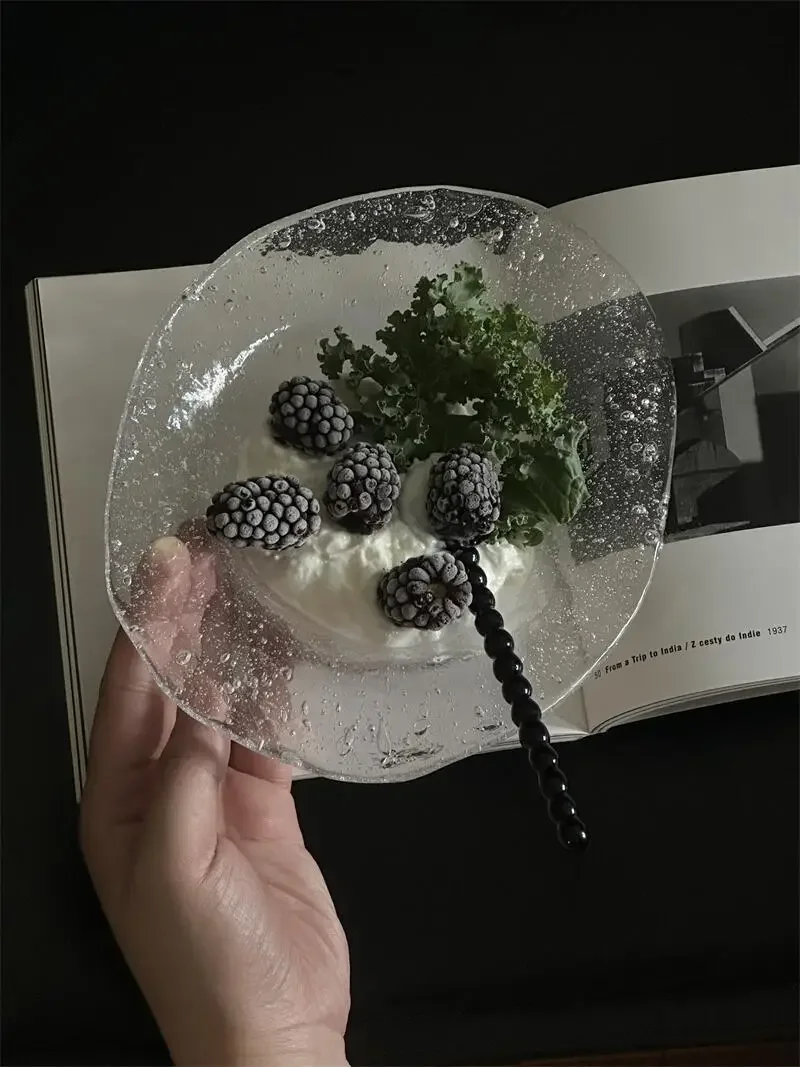 Japanese style bubble glass bowl, simple, transparent, irregular, cloud and mist storage bowl
Japanese style bubble glass bowl, simple, transparent, irregular, cloud and mist storage bowl