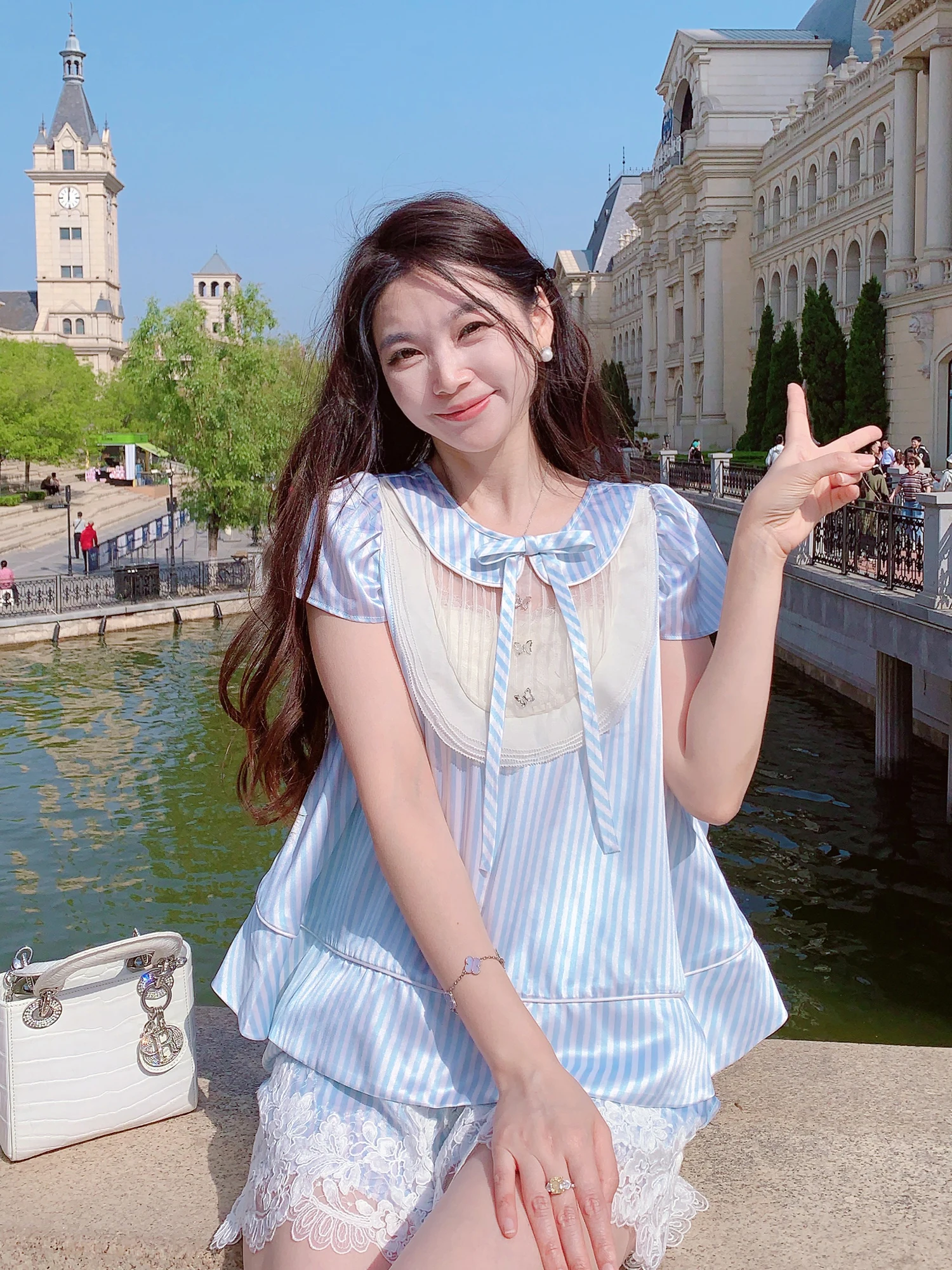 MissLuxury Summer Silk Stripe Set Women's Short Sleeve Silk Top Elegant Casual Style Chinese Production Fashionable
MissLuxury Summer Silk Stripe Set Women's Short Sleeve Silk Top Elegant Casual Style Chinese Production Fashionable