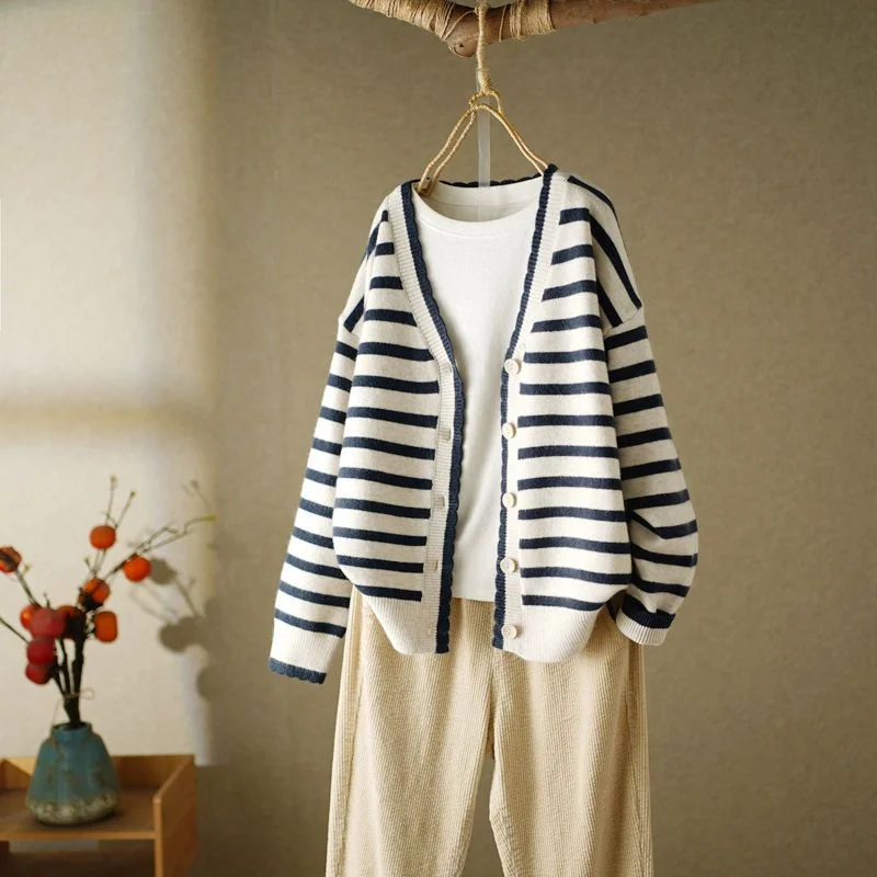 Cardigan Sweater 2023 Spring and Autumn Outwear Retro Art Top Loose Cardigan Sweater Women Outwear Stripe Knitted Sweater Coat
Cardigan Sweater 2023 Spring and Autumn Outwear Retro Art Top Loose Cardigan Sweater Women Outwear Stripe Knitted Sweater Coat
