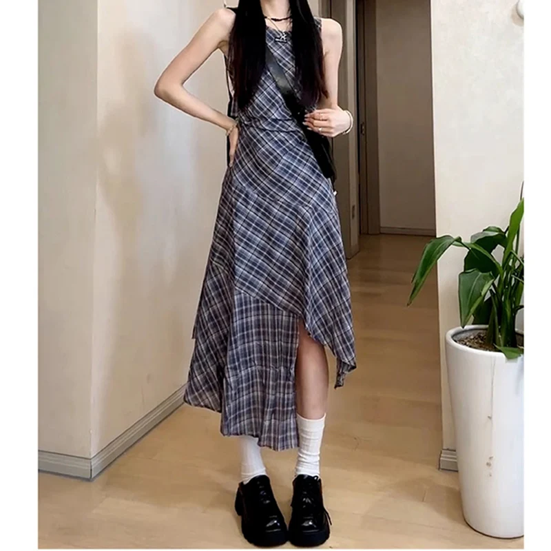 Women Summer Sleeveless Halter Dress Lady Vintage Plaid Navy Blue Dress Madam Split Side Slit Korean Casual Dress
Women Summer Sleeveless Halter Dress Lady Vintage Plaid Navy Blue Dress Madam Split Side Slit Korean Casual Dress