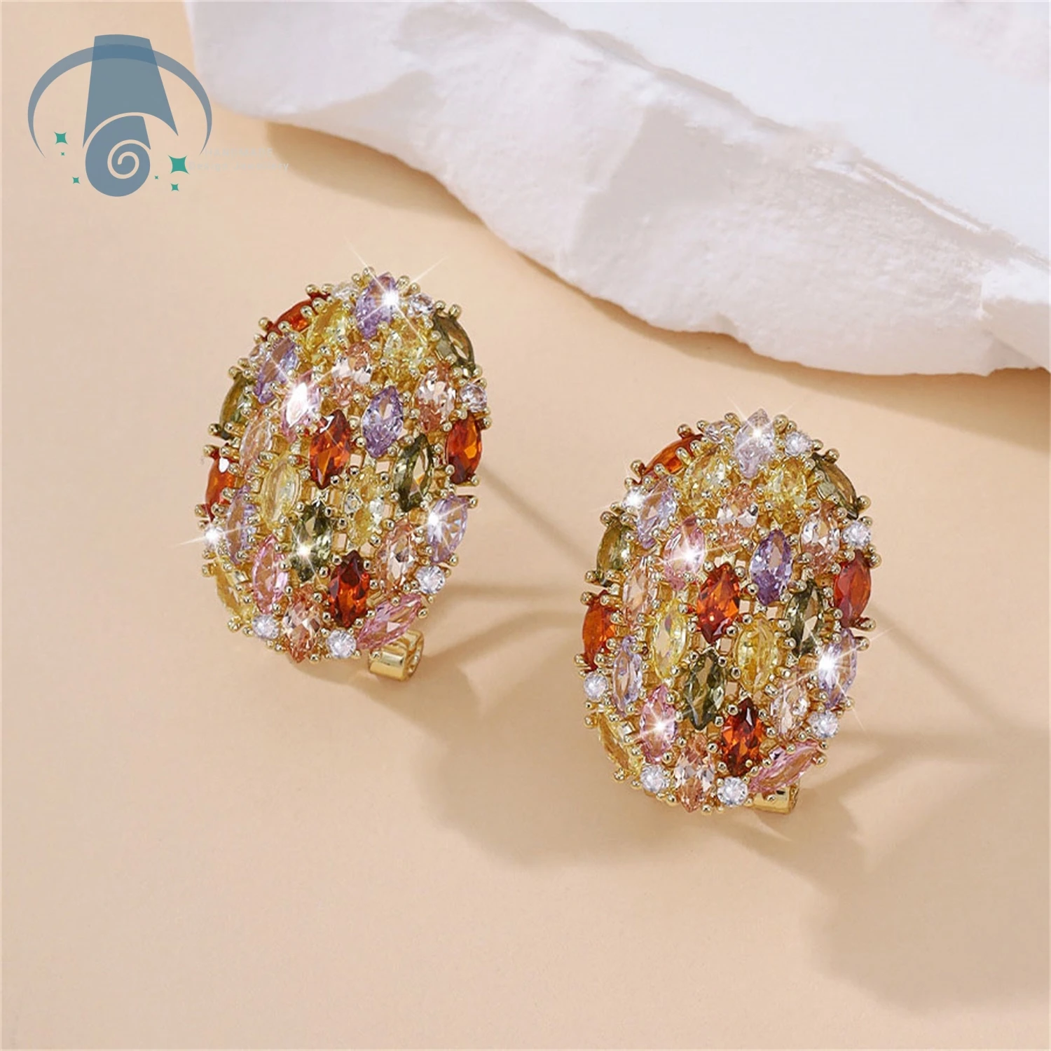 Elegant Vintage Style Flower Semi Circle Ball Cubic Zirconia Stud Earrings Women Retro High End Daily Party Accessory
Elegant Vintage Style Flower Semi Circle Ball Cubic Zirconia Stud Earrings Women Retro High End Daily Party Accessory 
