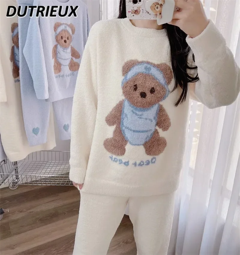 Japanese Winter New Coral Fleece Sweet Cartoon Kawaii Printing Comfortable Long-sleeved Trousers Thickened Casual Pajama Set
Japanese Winter New Coral Fleece Sweet Cartoon Kawaii Printing Comfortable Long-sleeved Trousers Thickened Casual Pajama Set