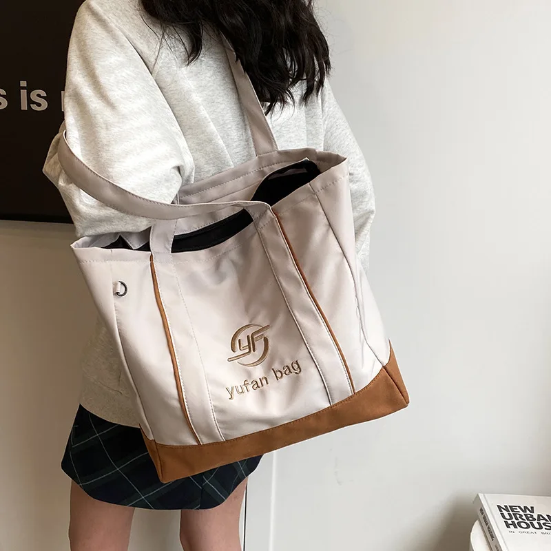 Korean Shoulder Tote Bag for Women 2025 Trend Canvas Large Woman Hand Bag Fashion Shopper with Zipper Designer Female Handbags
Korean Shoulder Tote Bag for Women 2025 Trend Canvas Large Woman Hand Bag Fashion Shopper with Zipper Designer Female Handbags