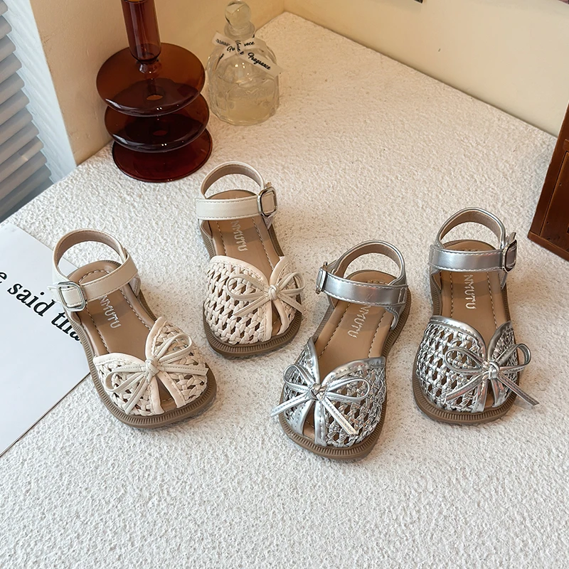 YUYIN Summer New Girls' Princess Shoes Woven Breathable Children's Sandals with Simple Bow Plain Non-Slip Children's Sandals
YUYIN Summer New Girls' Princess Shoes Woven Breathable Children's Sandals with Simple Bow Plain Non-Slip Children's Sandals