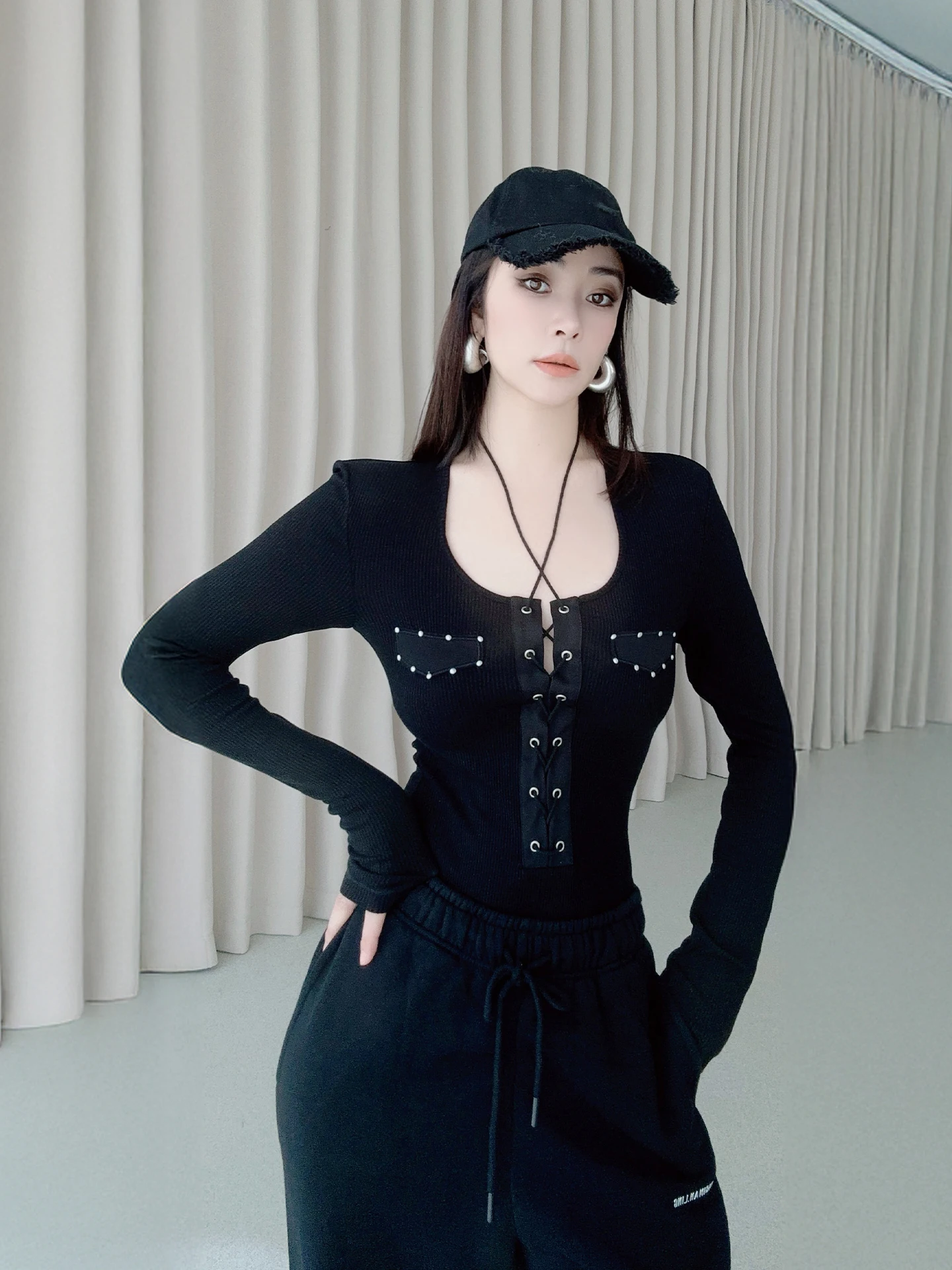 Женская блузка Disimman Ling с длинным рукавом, воротником и драпировкой, приталенная, осенняя, новая модная модель
Женская блузка Disimman Ling с длинным рукавом, воротником и драпировкой, приталенная, осенняя, новая модная модель